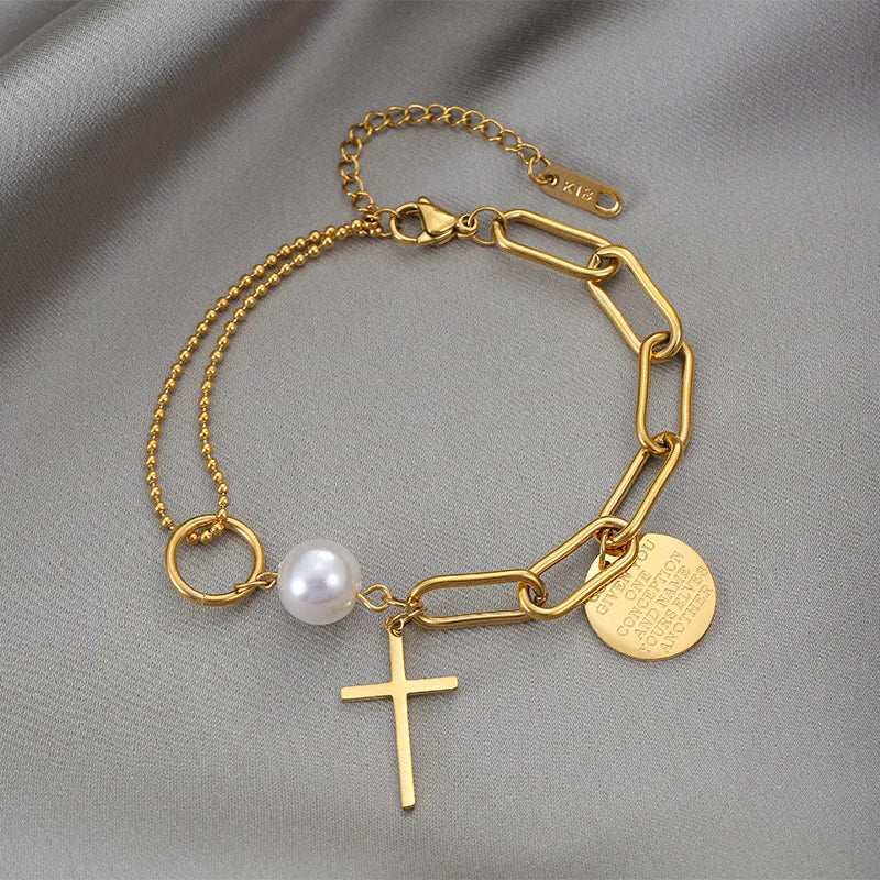 Golden Pendant Bracelet